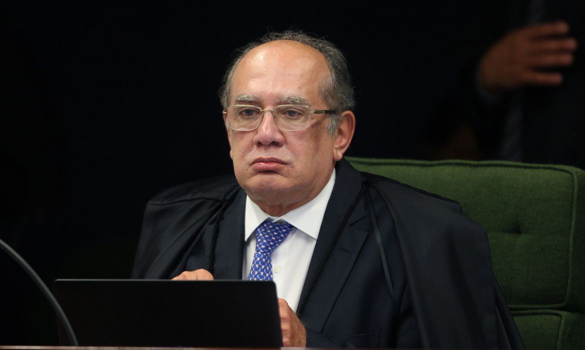Ministro Gilmar Mendes durante sessão da Segunda Turma do STF para jugar ação penal proposta pela Procuradoria-Geral da República (PGR) contra a senadora Gleisi Hoffmann e seu marido, o ex-ministro do Planejamento Paulo Bernardo.