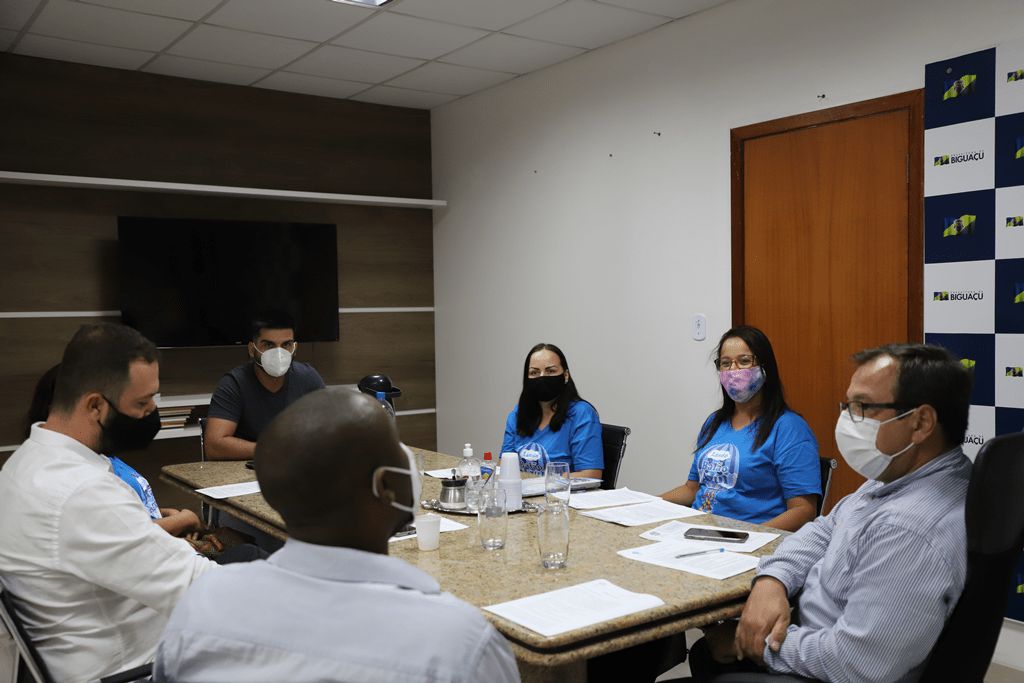 Prefeitura de Biguaçu recebe representantes da Associação de Pais e Amigos das Pessoas com Transtorno do Espectro do Autismo Balão Azul.png