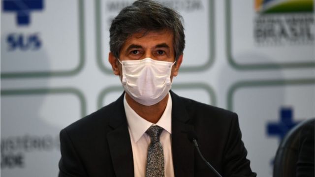 Em depoimento da CPI da Covid nesta quarta (05/05), o ex-ministro da Saúde Nelson Teich, afirmou que deixou o cargo depois de apenas 29 dias em 2020 porque não tinha autonomia suficiente para exercer sua função