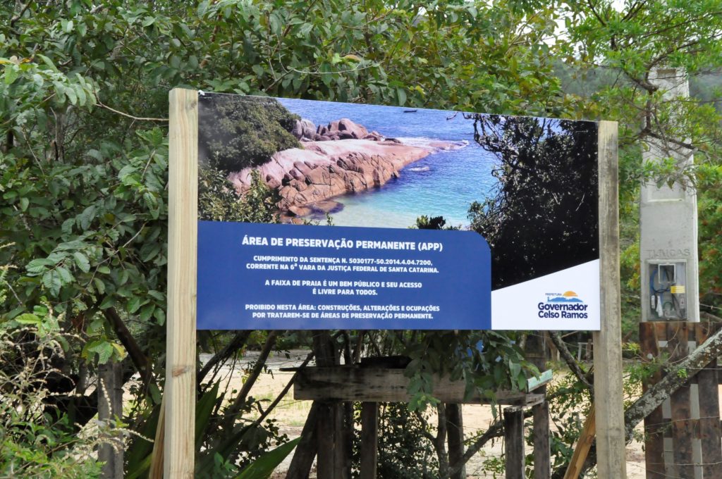 PRAIA GRANDE RECEBE NOVAS PLACAS DE SINALIZAÇÃO DE ÁREA DE PRESERVAÇÃO PERMANENTE (APP)