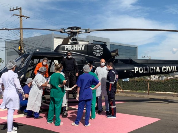 Criança ferida é transferida para hospital em Chapecó. Foto - Divulgação - PCSC