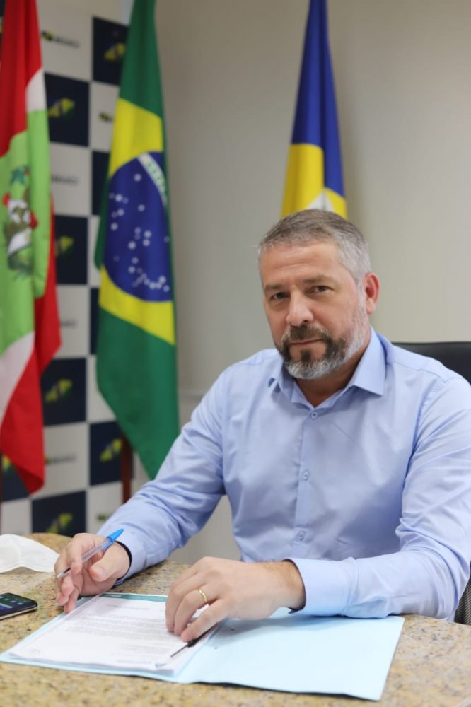 Prefeito Salmir fala dos desafios e dos projetos para a cidade (PMB)