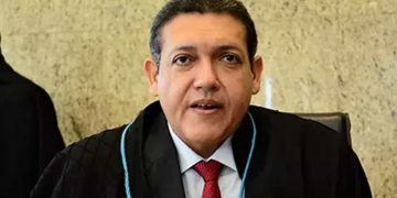 CPI: Renan critica decisão de Kassio Nunes e chama Bolsonaro de ‘maluco’