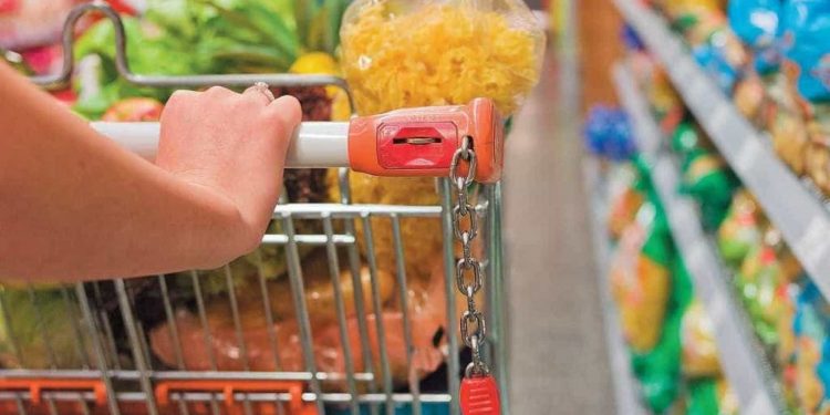 Preço da cesta básica sobe em 15 capitais do país