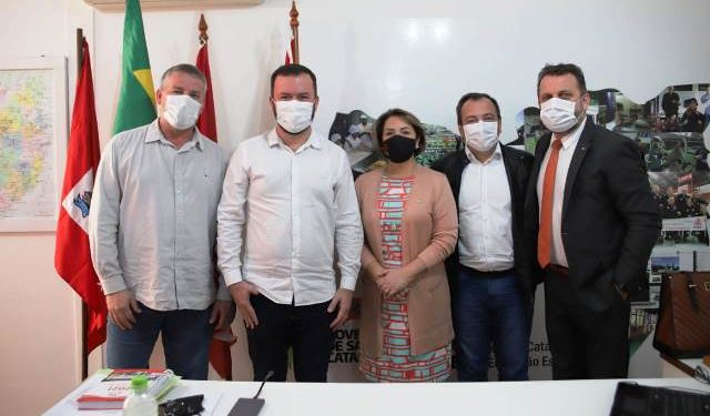 Nova sede para a APAE de Biguaçu é discutida entre Prefeitura e FCEE