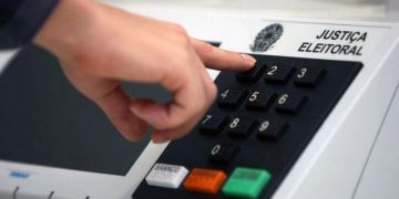 TSE, Proposta de emenda constitucional (PEC) teve 229 votos favoráveis, mas precisava de 308
