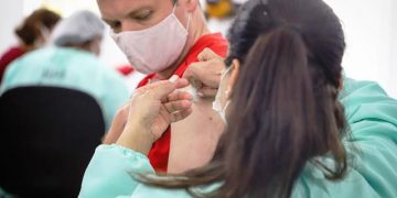 Biguaçu vacina pessoas com idade a partir de 31 anos nesta terça-feira