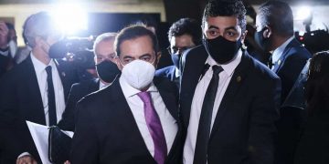 Tolentino chega ao Senado para prestar depoimento à CPI da Covid