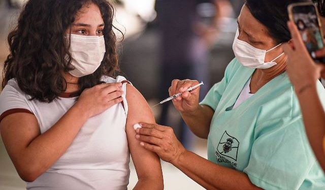 Vacinação de meninas de 14 anos