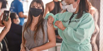Biguaçu aplica primeira dose em pessoas com idade a partir de 14 anos