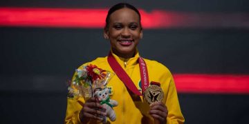 Medalhista olímpica de ouro no salto há menos de três meses, a ginasta Rebeca Andrade agora também é campeã mundial no aparelho.