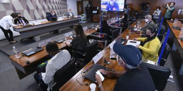 Parentes de vítimas da covid-19 fazem relatos e pedem mudanças na lei - Edilson Rodrigues - Agencia Senado