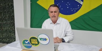 ‘Foi uma palhaçada, foi a CPI do Renan’, diz Bolsonaro sobre CPI da Covid