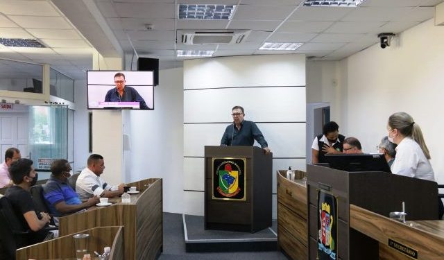 O prefeito Orvino Coelho de Ávila e o Secretário de Infraestruturar, Pedro Paulo Duarte da Silva estiveram nesta quinta-feira (28) na Câmara Municipal de São José e participaram da roda de conversa