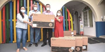 Educação investe na informatização