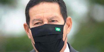 Mourão defende decisão do STF de suspender orçamento secreto e critica esquema