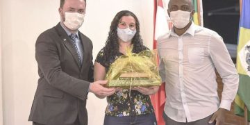 Prefeitura premia vencedores do concurso cultural Combate à Violência Contra a Mulher