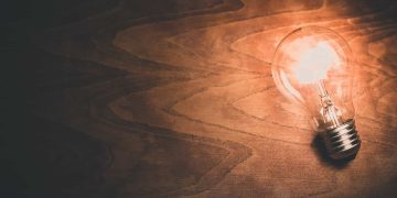 Pixabay - Conta de luz ainda deve continuar subindo, mas agora em ritmo menor