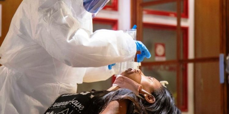 sINTOMAS SESI - VINICIUS MAGALHÃES - Coleta de amosra para exame de Covid e Influenza