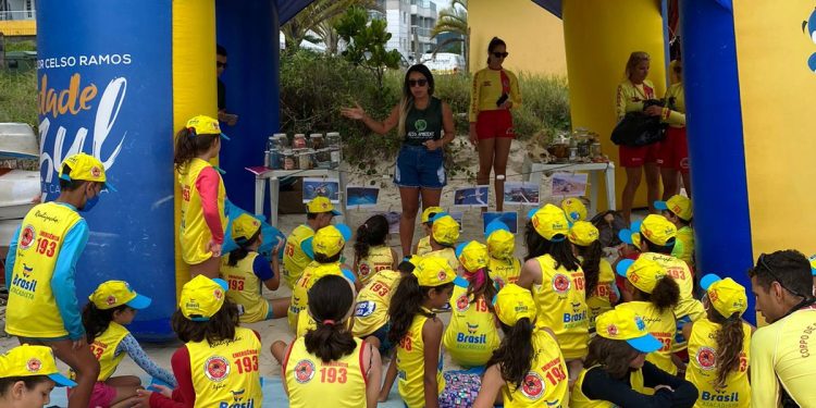 Projeto Golfinho 2022 nas praias de Governador Celso Ramos
