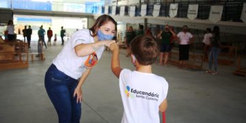 Ano letivo começa com reforço de 180 profissionais na educação