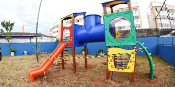 Prefeitura de Biguaçu instala novos brinquedos