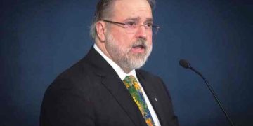 Aras pede ao STF abertura de inquérito sobre atuação de gabinete paralelo no MEC