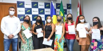 Posse de novos servidores