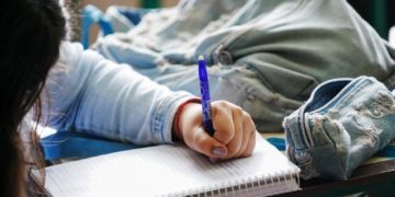 Governo de SC publica decreto que regulamenta auxílio financeiro para estudantes