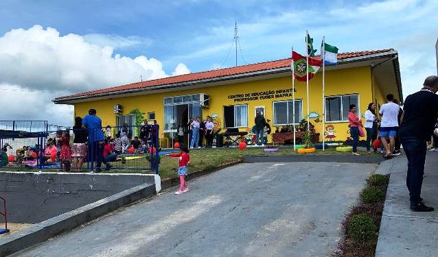 GOV. CELSO RAMOS REALIZA DIA DA FAMÍLIA NA ESCOLA