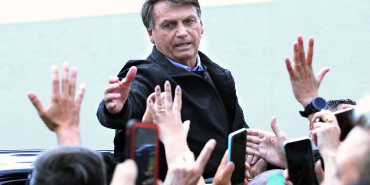 Grupos traçam reação a golpe de Bolsonaro e cobram mais adesões