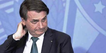Delegado que apurou ataque ao TSE contradiz falas de Bolsonaro a embaixadores