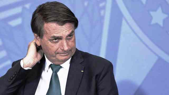 Delegado que apurou ataque ao TSE contradiz falas de Bolsonaro a embaixadores