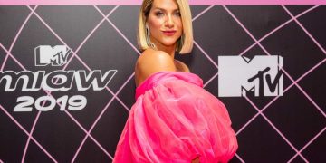 Giovanna Ewbank defende filhos de racismo - 'Você merece um soco na cara'