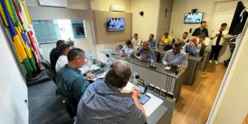Vereadores aprovam matérias em sessão extraordinária