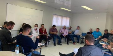 Vereadores se reúnem com o diretor-geral do Hospital de Biguaçu