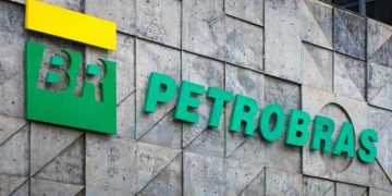 Proposta para privatizar Petrobras parece 'doação' a sócios privados, diz órgão jurídico da Economia