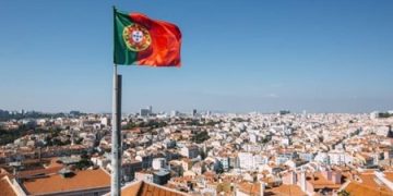 Quer morar em Portugal? Lei facilita vistos para quem trabalha em home office