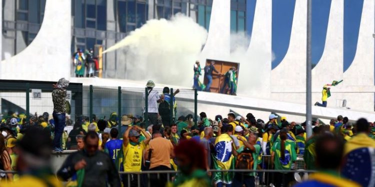 PGR denuncia mais 225 por participação em atos golpistas
