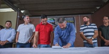 Aqui tem trabalho - poeira e a lama