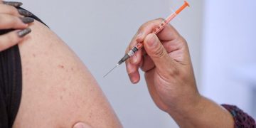Biguaçu inicia na segunda-feira aplicação da vacina bivalente em gestantes e puérperas