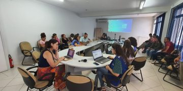 Imigrantes recebem auxílio para ingressarem no mercado de trabalho em Santa Catarina