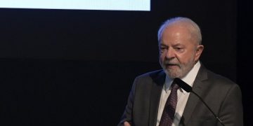 PF sob Lula barra fala de dirigentes de Bolsonaro e até hino da polícia em eventos