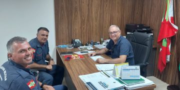 Prefeito Marcos Henrique da Silva recebe Oficiais do Corpo de Bombeiros do município