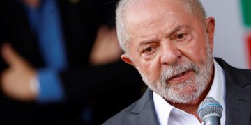 De visita a Portugal, Lula pede desculpa por polêmica gerada no Brasi