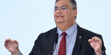 Dino diz que pacificação do país tem de ser centrada no respeito à lei