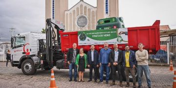 Biguaçu recebe contentores específicos para coleta de vidro nas comunidades