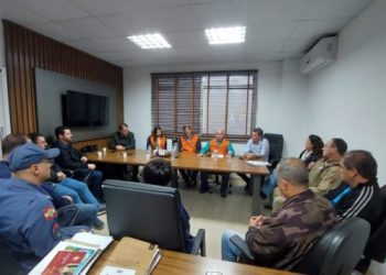 AUTORIDADES MUNICIPAIS SE REÚNEM PARA ALINHAR AÇÕES E SE PREPARAR PARA A POSSIBILDIADE CHUVA INTENSA E VOLUMOSA