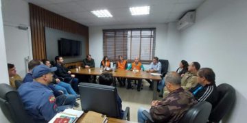 AUTORIDADES MUNICIPAIS SE REÚNEM PARA ALINHAR AÇÕES E SE PREPARAR PARA A POSSIBILDIADE CHUVA INTENSA E VOLUMOSA