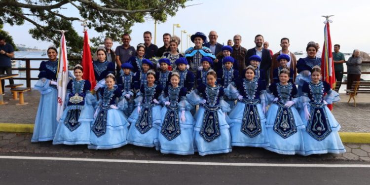 FESTA DO DIVINO ESPÍRITO SANTO REÚNE FIEIS EM GOVERNADOR CELSO RAMOS EM QUATRO DIAS DE COMEMORAÇÃO